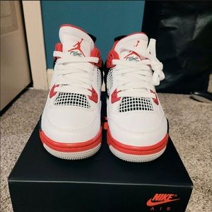 Jordan 4 Fire Red Size 4Y
